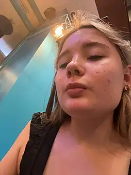 VineraSweet Chat XXX live