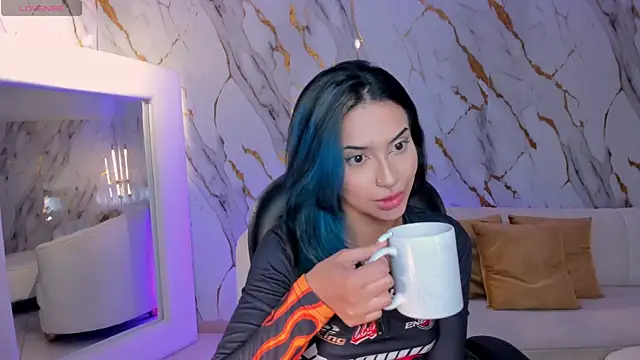 Chatroom XXX en direct de KayraLanne