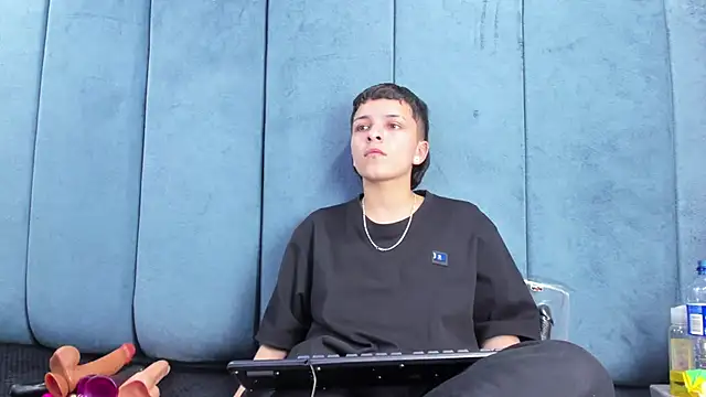 Megan_Thompson_ Live XXX-Chat