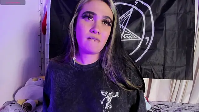 Lilith_Zenith_ লাইভ XXX চ্যাট