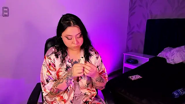 Saarada élő XXX-chatje