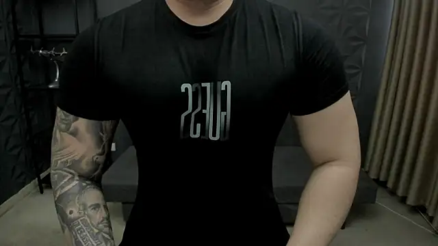 TonyWilcox Show in webcam