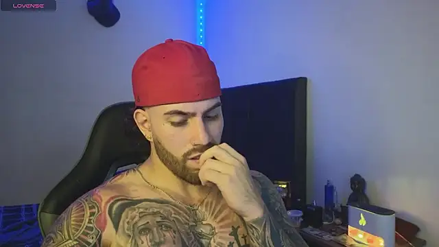 Ades_Lowe Live XXX Chat