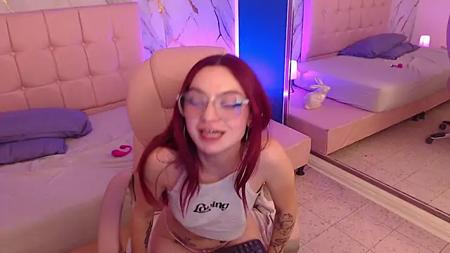 Red_kytty6 Adlı Modelin Canlı XXX Sohbeti