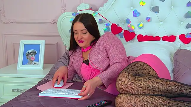 ElinaBellucci Chat XXX live