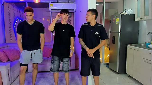 Houseofwarrios' Live XXX Chat