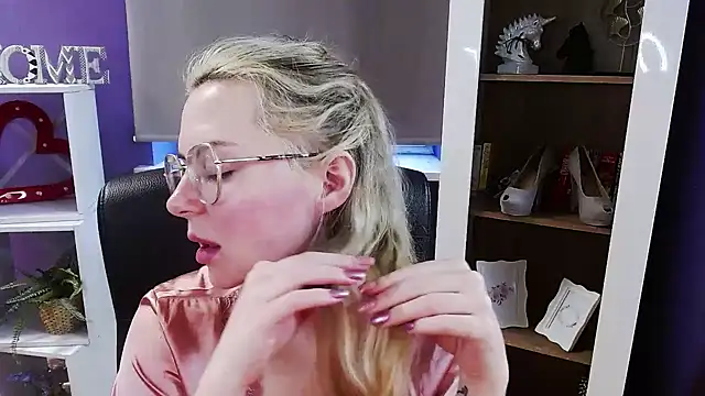 Chat +18 de Zoey_Erotic ao vivo