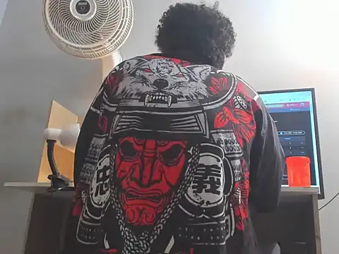 Xfire_boy69 élő XXX-chatje