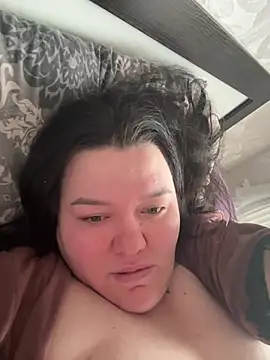 Show modela SunnyLeila2101 na web-kameri