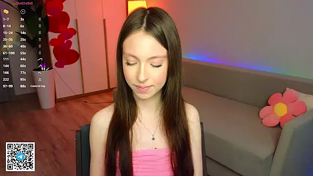 Yasmin_Kass Show in webcam