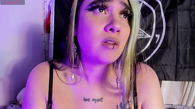 Lilith_Zenith_ élő XXX-chatje