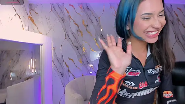 Chat XXX en directo de KayraLanne