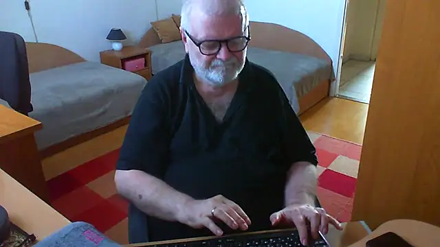 petvarad Adlı Modelin Canlı XXX Sohbeti