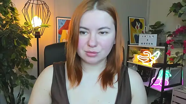 LAYLAxSTAR Adlı Modelin Canlı XXX Sohbeti