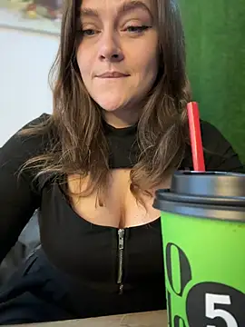 Show modela CrazyTori na web-kameri