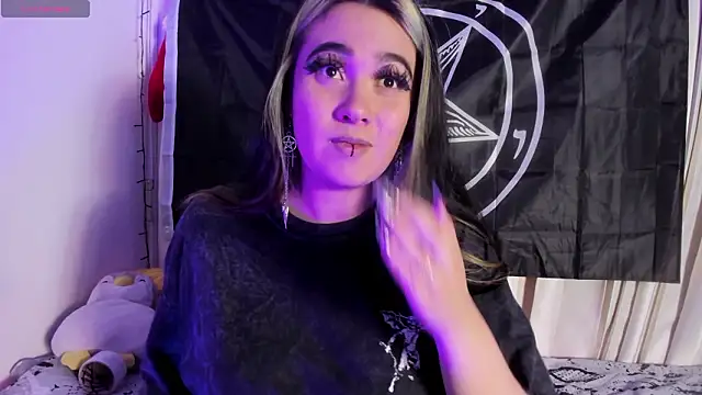 Lilith_Zenith_ Chat XXX in diretta