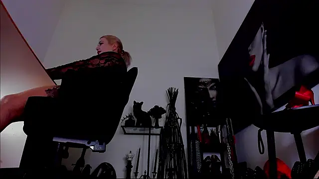 MistressDemi Chat XXX live