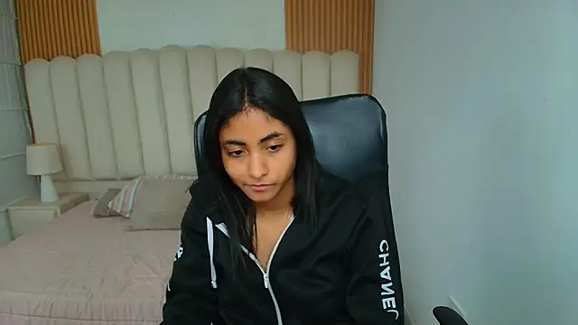 shaneelle Chat XXX live