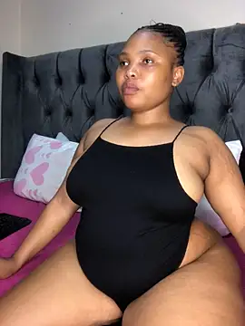 Anaelle24: онлайн-секс-чат