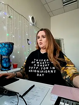 Juicy_PeachLux: онлайн-секс-чат