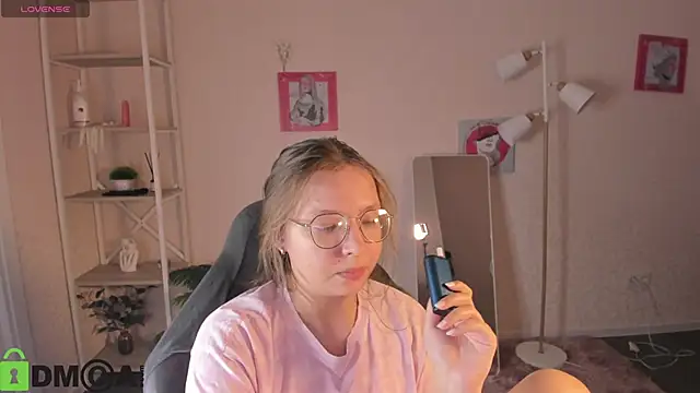 Nuura_Moore: онлайн-секс-чат