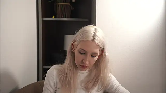 JolineVayのライブXXXチャット