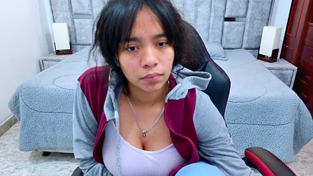 laureentt_: онлайн-секс-чат