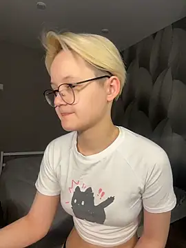 LuunaDorean লাইভ XXX চ্যাট