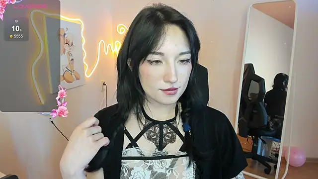 Pokazy przed kamerką – AliceeinWonderlanddd