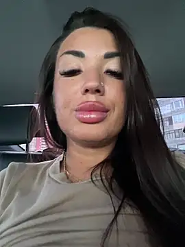 RuslanaXX webcam show