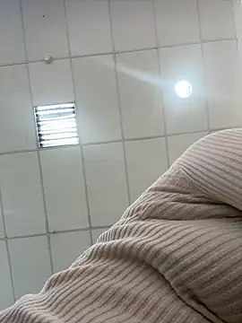 MooonReal: вебкам-шоу