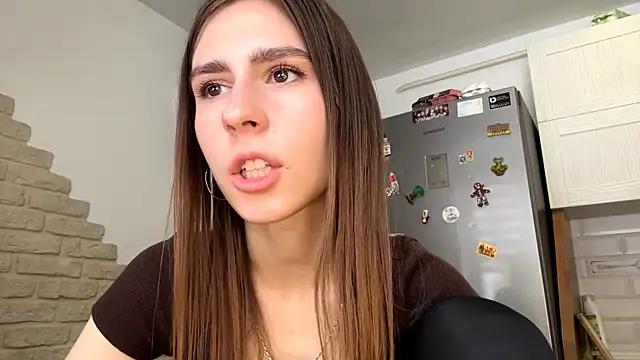 ElsieKuhlmann Adlı Modelin Canlı XXX Sohbeti