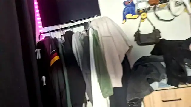 Онлайн чат XXX ChongTreece