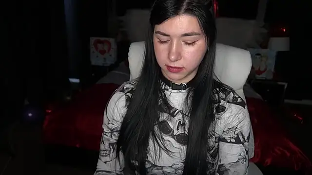 EmilyCandyy Adlı Modelin Canlı XXX Sohbeti