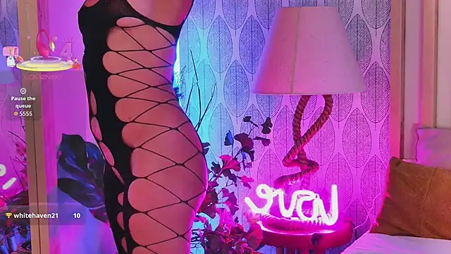 Chatroom XXX en direct de NikkiStarX