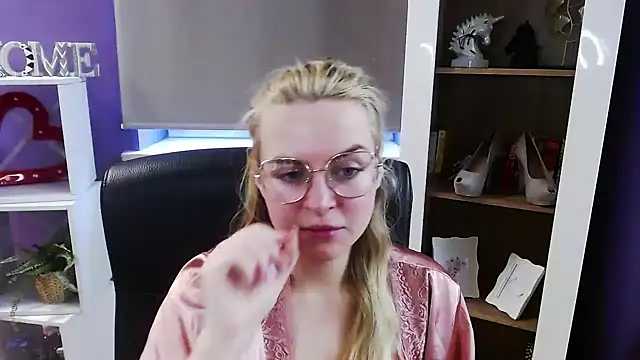 Zoey_Erotic élő XXX-chatje