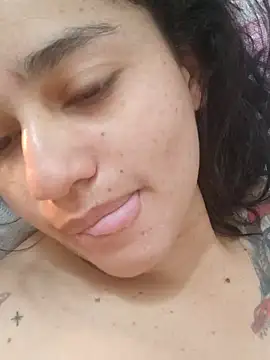 girl_tits élő XXX-chatje