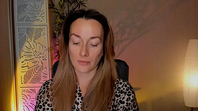 RebeccaMartinez élő XXX-chatje