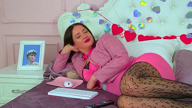 Онлайн чат XXX ElinaBellucci