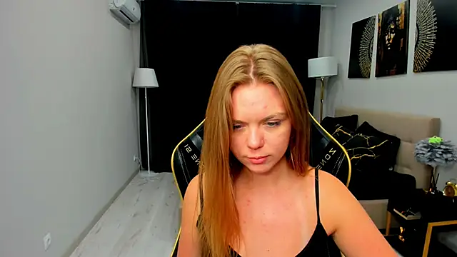 Онлайн чат XXX Strawberrye