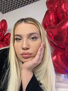 KilianaNoir: διαδικτυακό σόου στην κάμερα