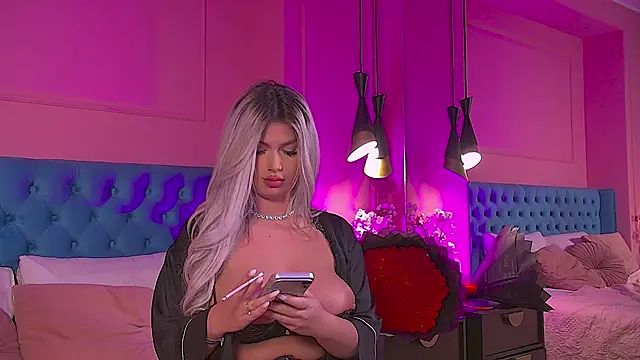 LorrySkye's Live XXX Chat