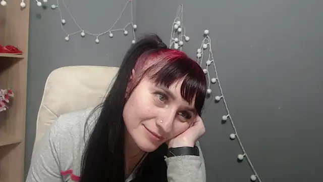 NinaFlawlees: онлайн-секс-чат