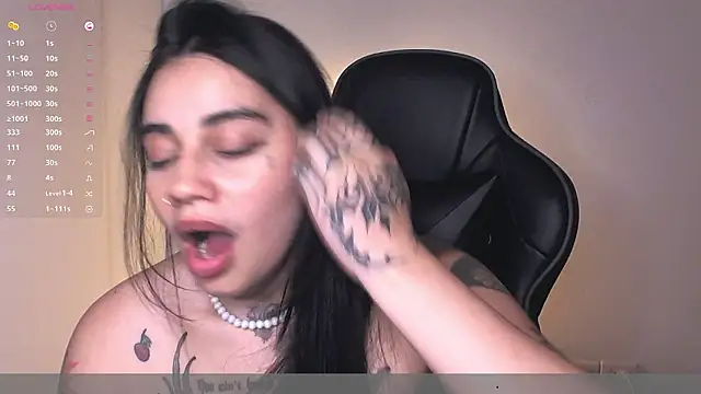 val_bardot élő XXX-chatje