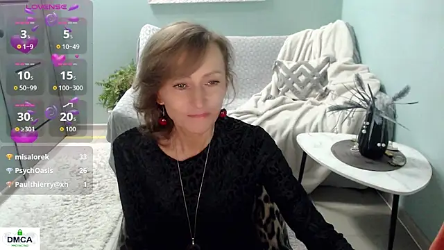 HornyMilf_777 现场XXX聊天