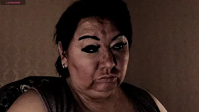 SexxyDreams1 Adlı Modelin Canlı XXX Sohbeti