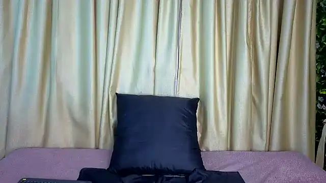 ahsly_Zam Chat XXX in diretta