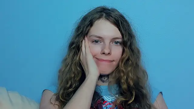 RayaNenliaのライブXXXチャット