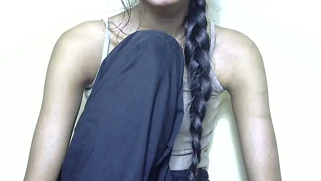 Chat +18 de Anu_tiny ao vivo