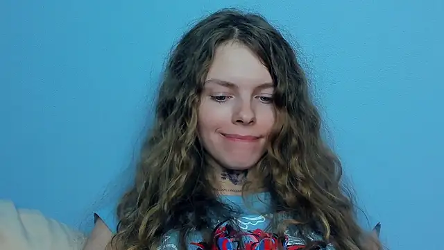 Онлайн чат XXX RayaNenlia